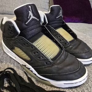 Nike Air Jordan 5 Retro‎ Moonlight Oreo Shoes Black White Size 7Y.